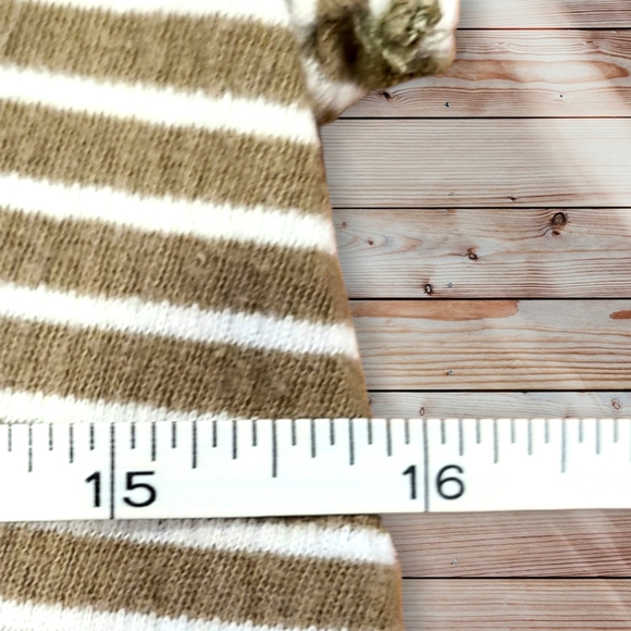 American Eagle Smocked Cropped Tees Size Small - Picture 8 of 9